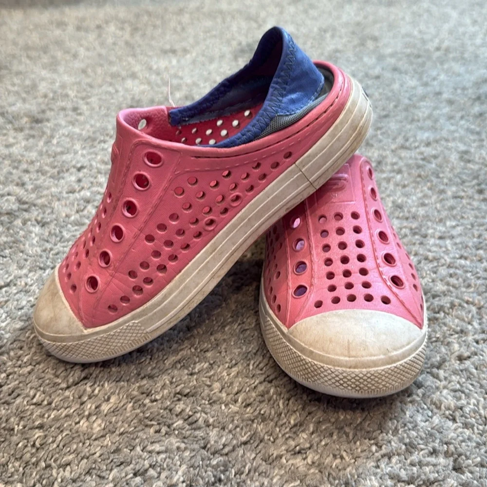 Skechers guzman foamies